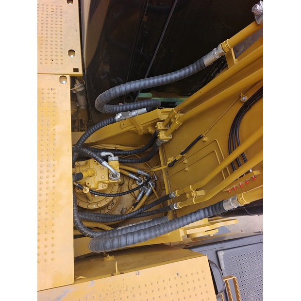 2023 Caterpillar 324D-44332319