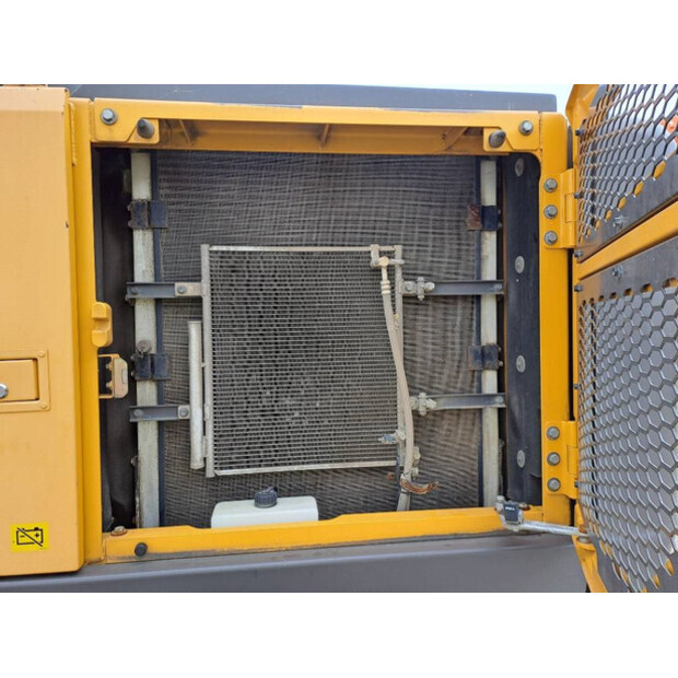 2015 فولفو EC220EL-44332592