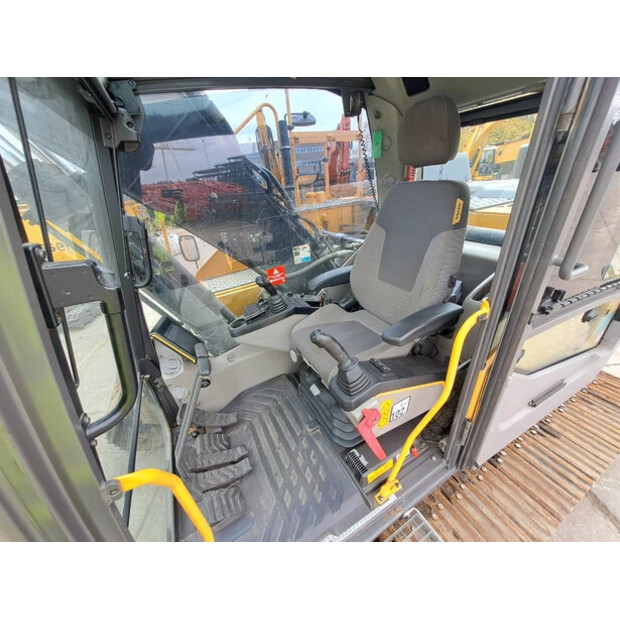 2015 فولفو EC220EL-44332595