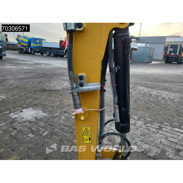 2021 كاتربيلر 301.8-44332879