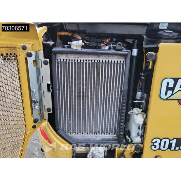 2021 كاتربيلر 301.8-44332889