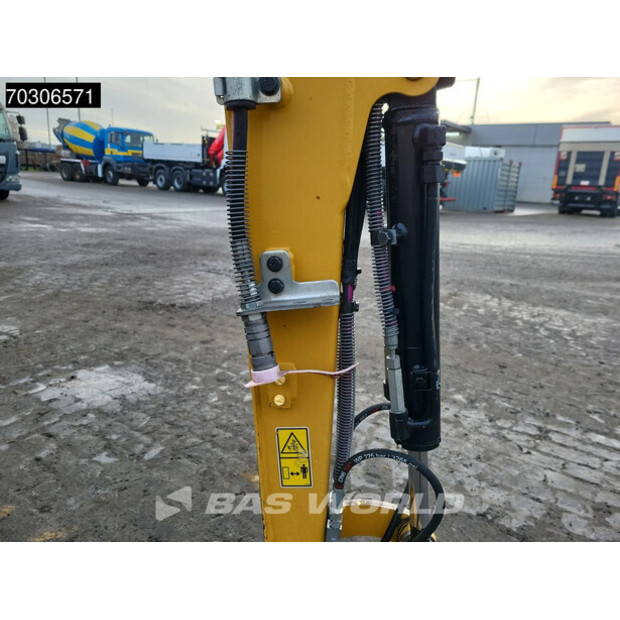 2021 Caterpillar 301.8-44333415