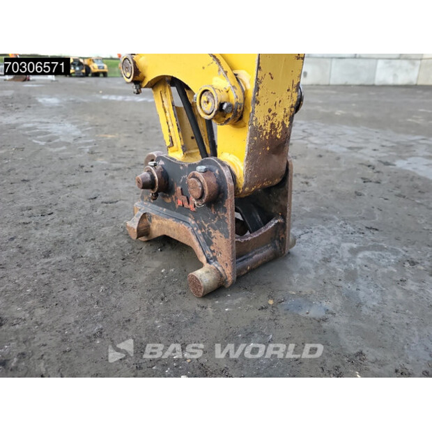 2021 Caterpillar 301.8-44333417