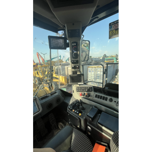 2023 كاتربيلر 988K-44333443