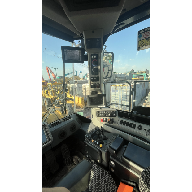 2023 كاتربيلر 988K-44333444