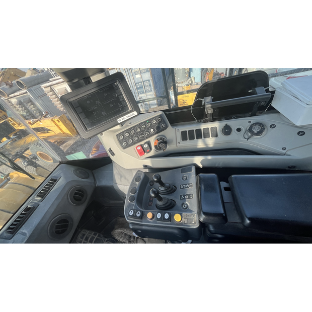 2023 كاتربيلر 988K-44333445