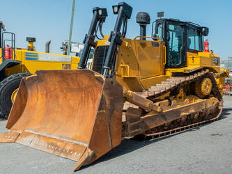 صورة ل جرارات مجنزرة 2022 كاتربيلر D8T