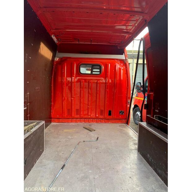 2001 بيجو BOXER-44345838