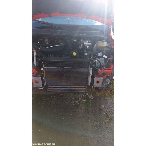 2014 رينو Master-44345878