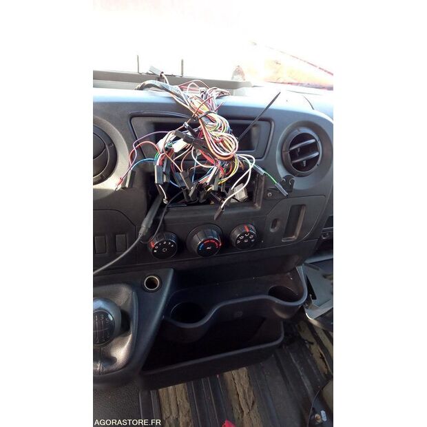 2014 رينو Master-44345882