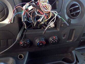 2014-renault-master-1395395-44345882