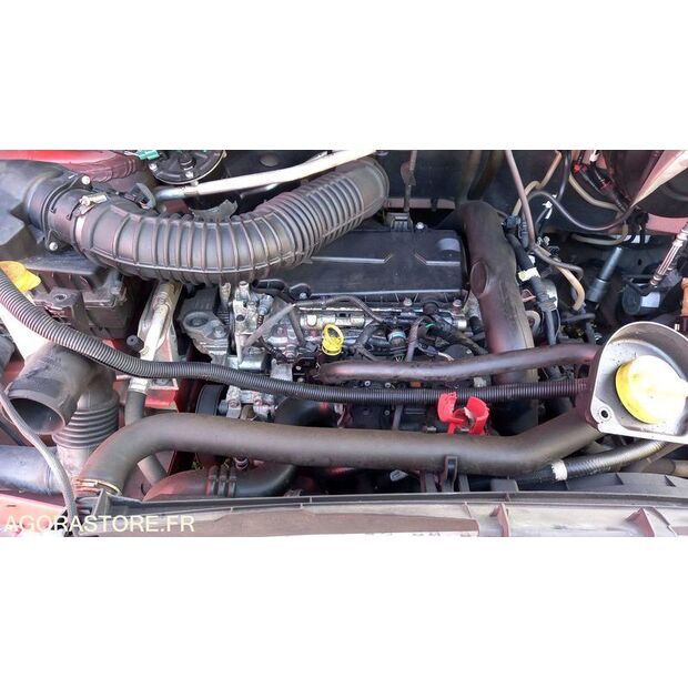 2014 رينو Master-44345885