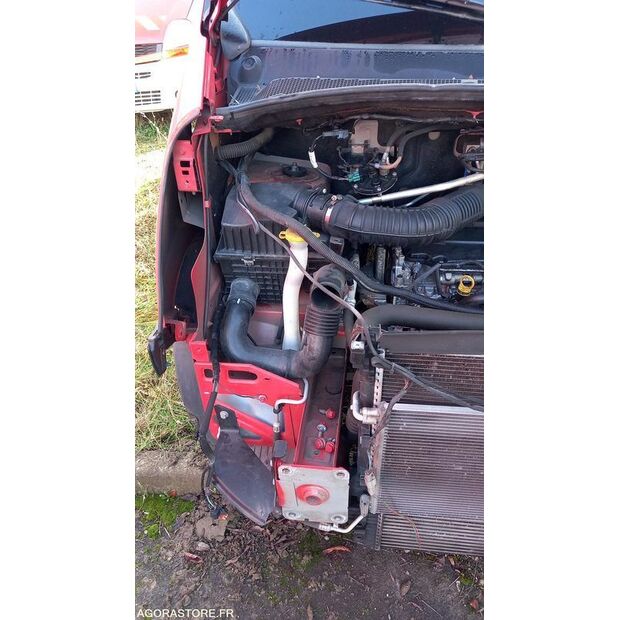 2014 رينو Master-44345889