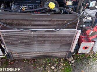 2014-renault-master-1395395-44345892