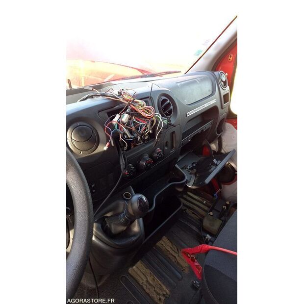 2014 رينو Master-44345895