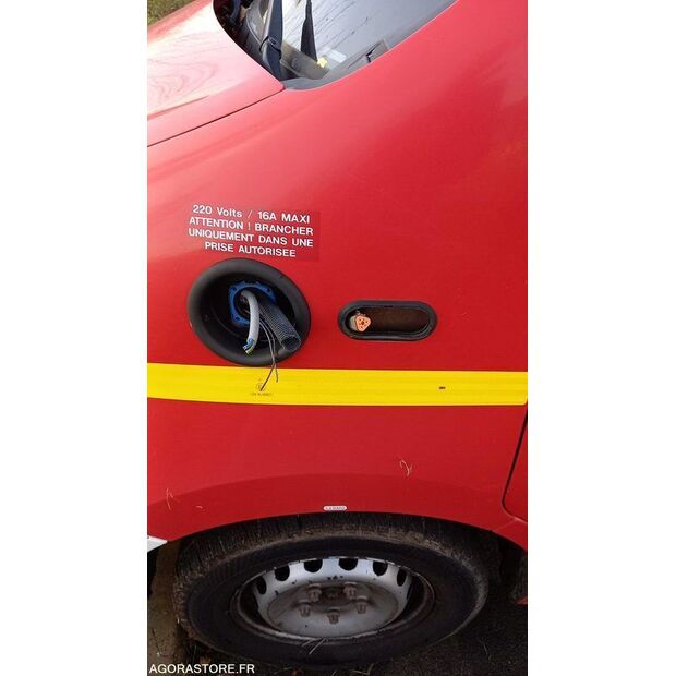 2013 رينو Master-44345927