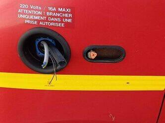 2013-renault-master-1395397-44345927