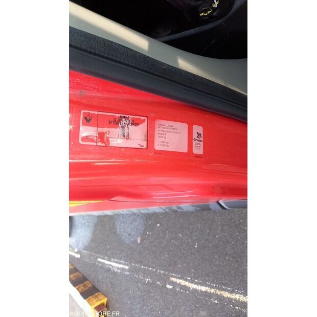 2013 رينو Master-44345933