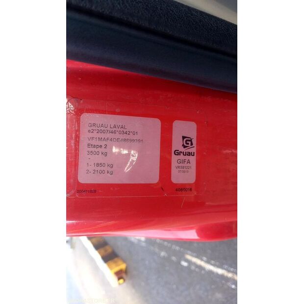 2013 رينو Master-44345934