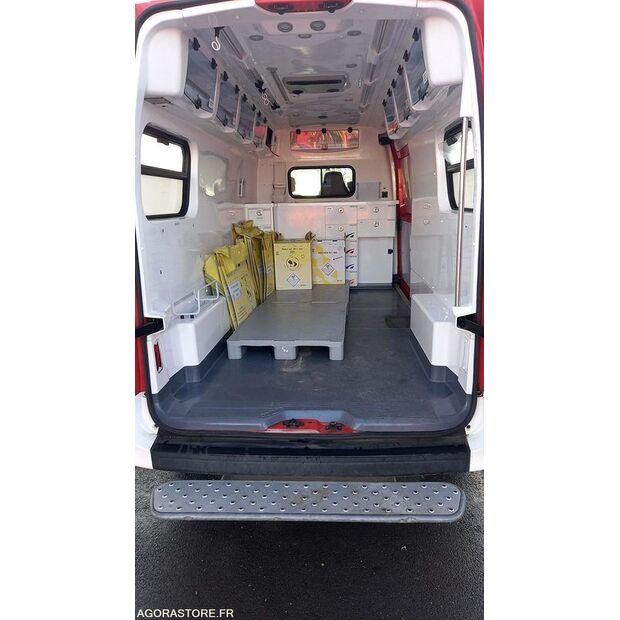 2013 رينو Master-44345936