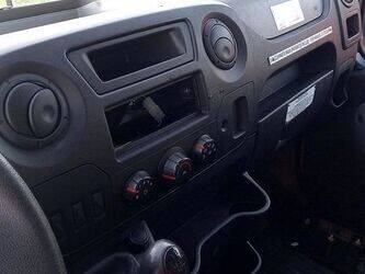 2013-renault-master-1395397-44345938