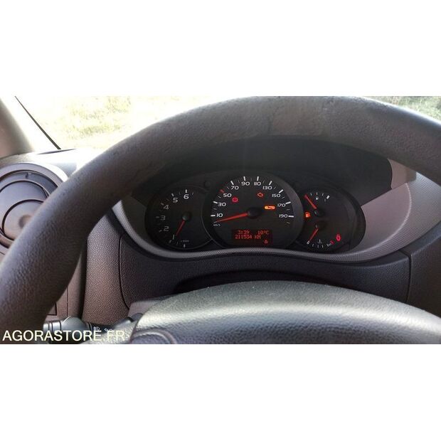 2013 رينو Master-44345939