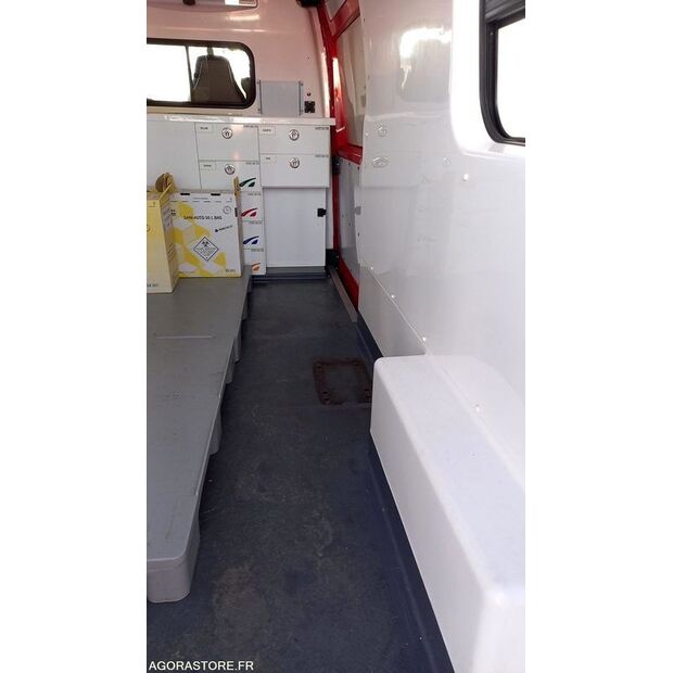 2013 رينو Master-44345942