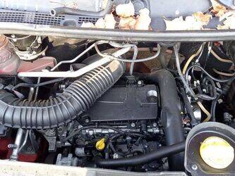 2013-renault-master-1395397-44345944