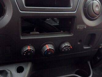 2013-renault-master-1395398-44345987