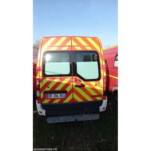 2015 رينو Master-44346028