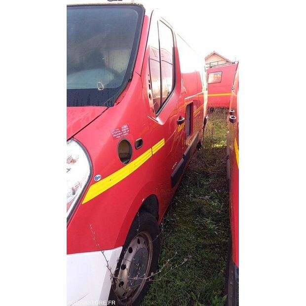 2015 رينو Master-44346032