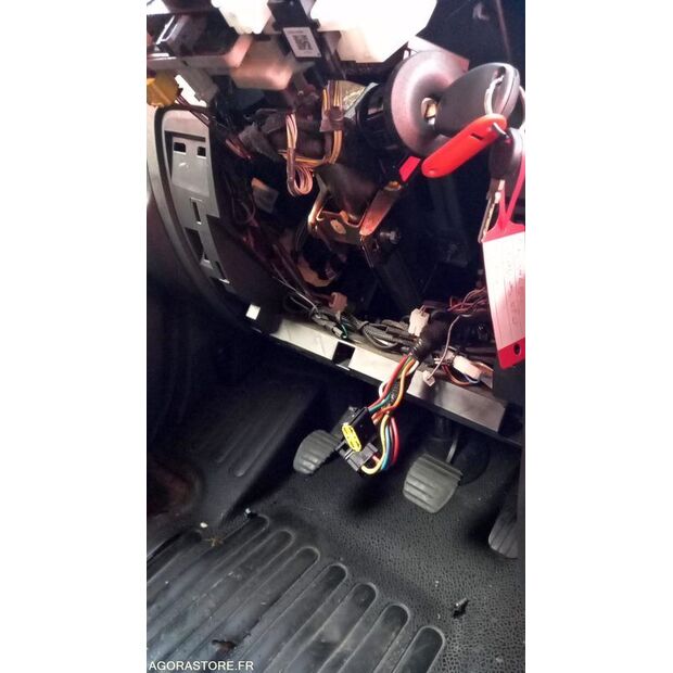 2015 رينو Master-44346040