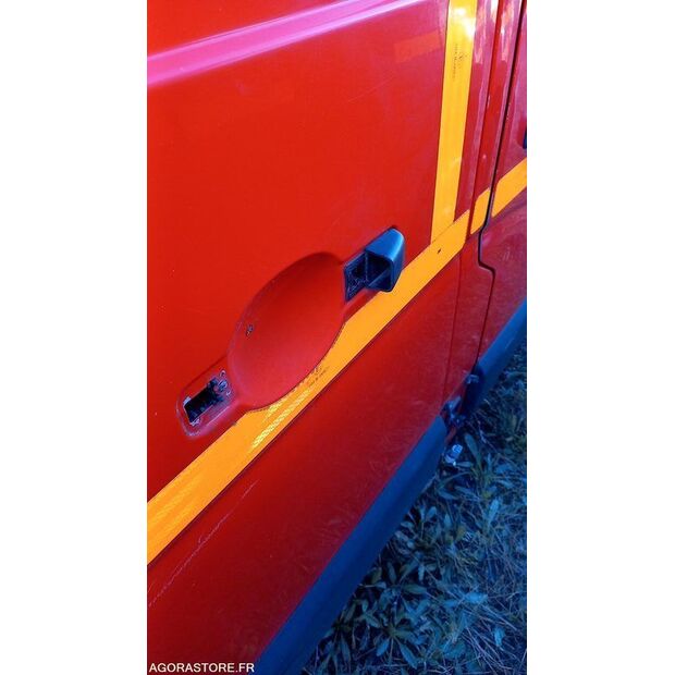 2015 رينو Master-44346043