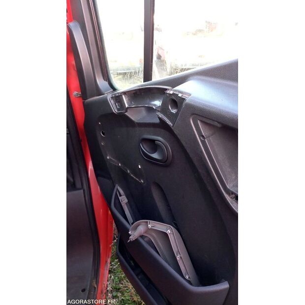 2015 رينو Master-44346047