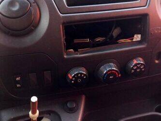 2015-renault-master-1395402-44346058