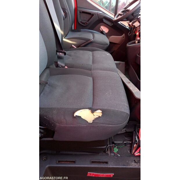 2015 رينو Master-44346062