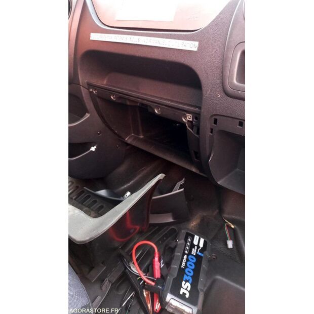 2015 رينو Master-44346064