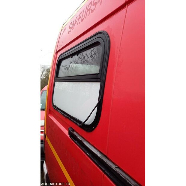 2012 رينو Master-44346155