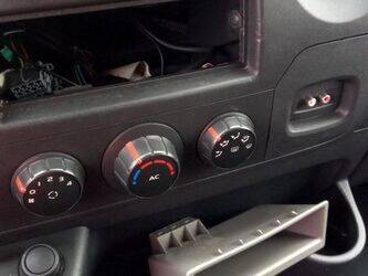 2012-renault-master-1395406-44346169