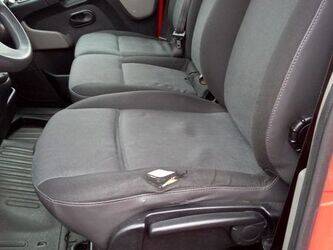 2012-renault-master-1395406-44346170