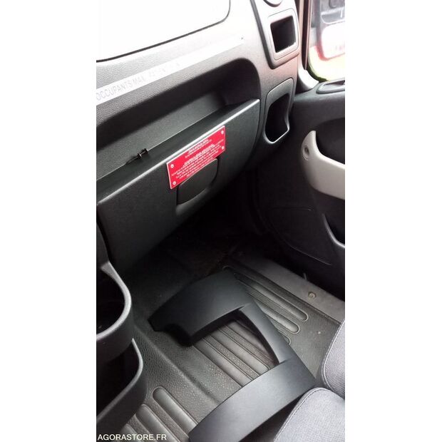 2012 رينو Master-44346172