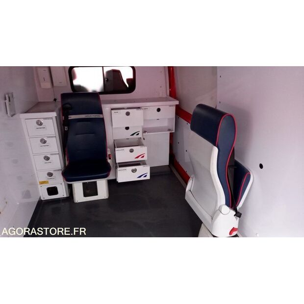 2012 رينو Master-44346174