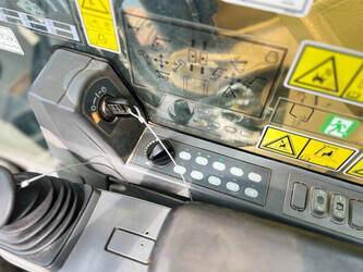 2017-caterpillar-352f-1395678-44347838