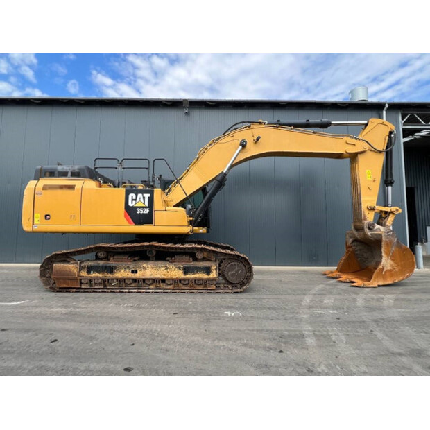 2017 Caterpillar 352F-44347843