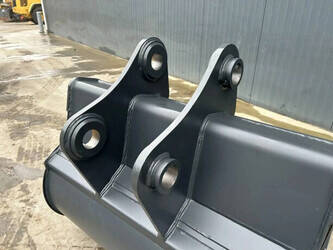 2025-hitachi-zx220-1395831-44349385