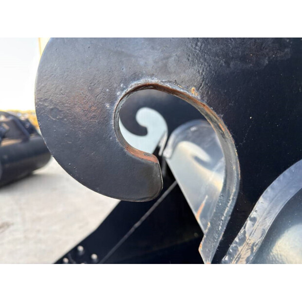 2025 فيراكتيرت CW20-44349578