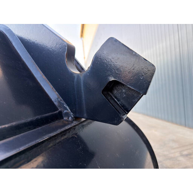 2025 فيراكتيرت CW20-44349579