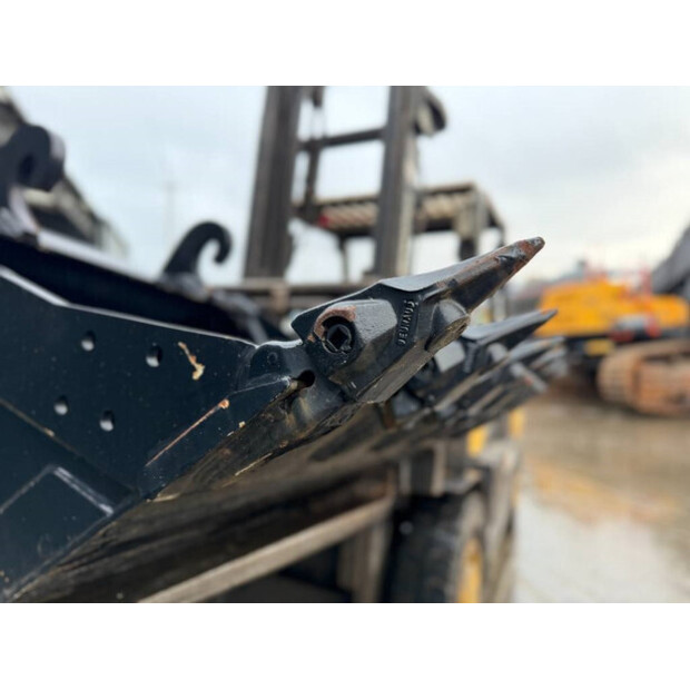 2025 فيراكتيرت CW40-44349604