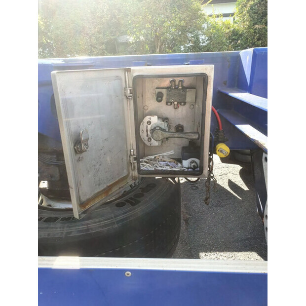 2011 M&V EURO 902-44350218