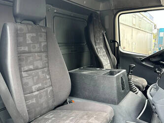 2006-mercedes-benz-axor-1823-1395920-44350350